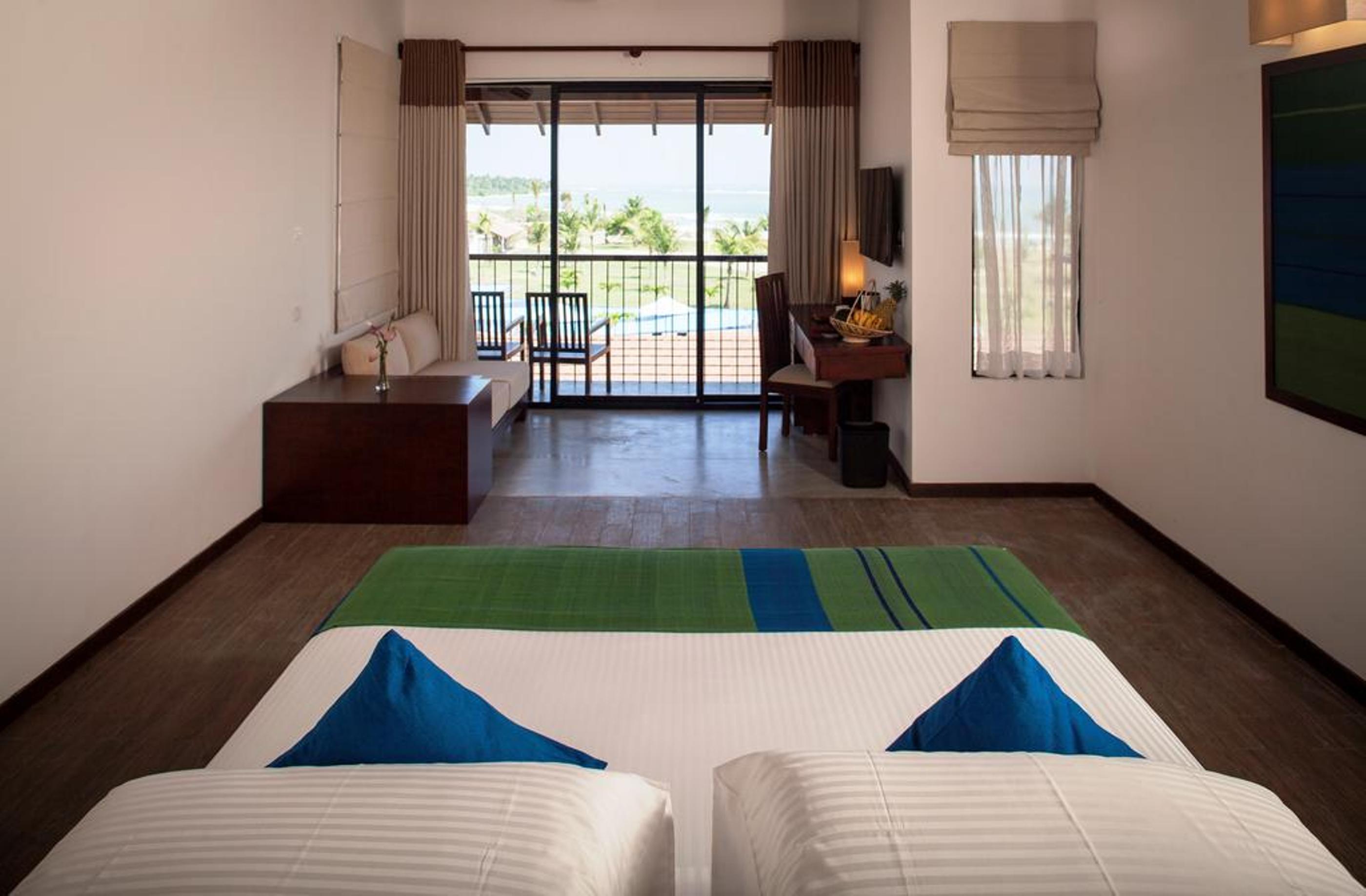 The Calm Resort & Spa Passikudah Екстериор снимка