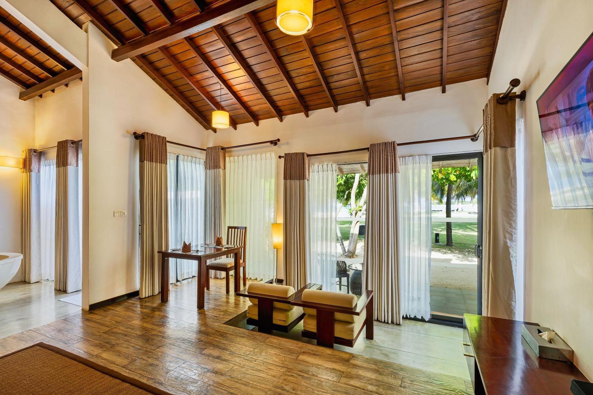 The Calm Resort & Spa Passikudah Екстериор снимка