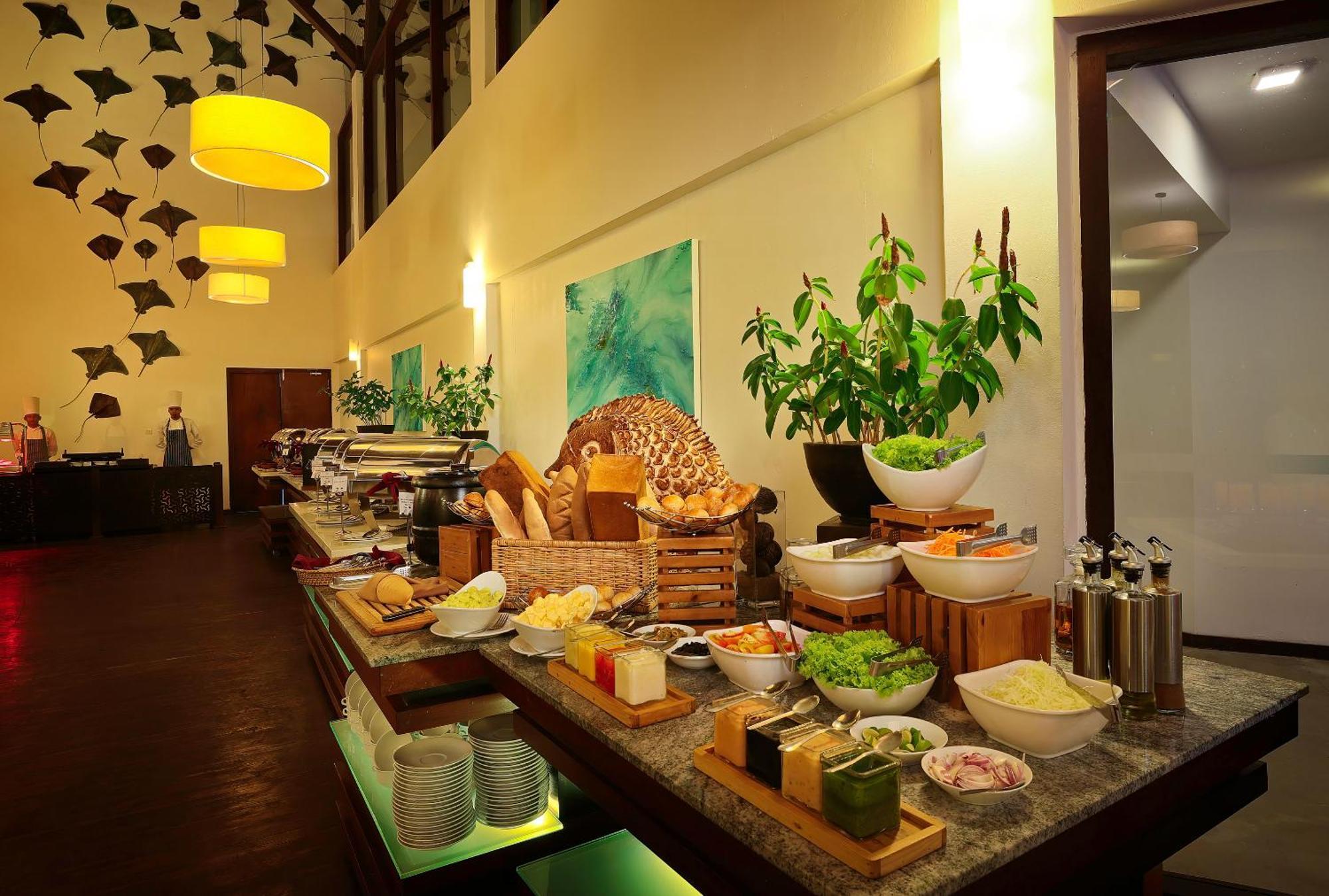 The Calm Resort & Spa Passikudah Екстериор снимка