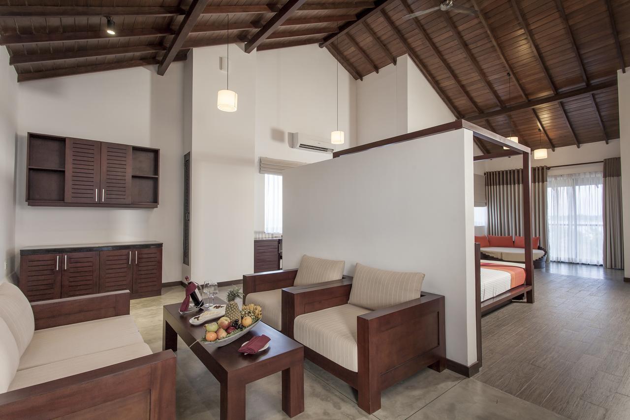 The Calm Resort & Spa Passikudah Екстериор снимка