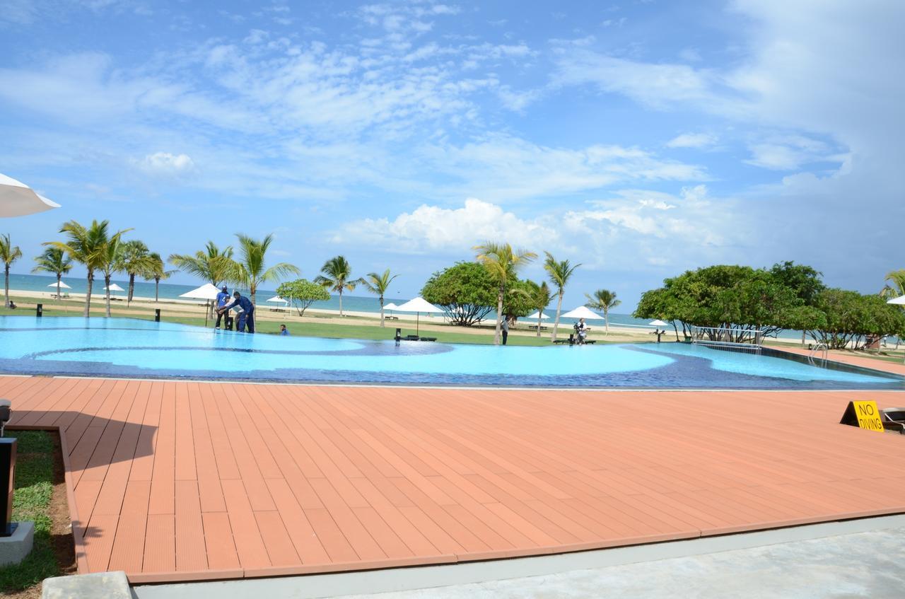 The Calm Resort & Spa Passikudah Екстериор снимка