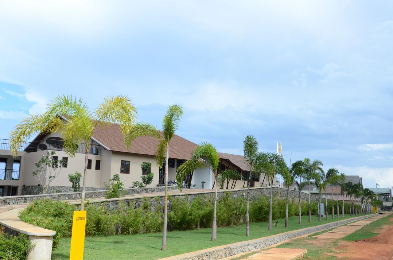The Calm Resort & Spa Passikudah Екстериор снимка