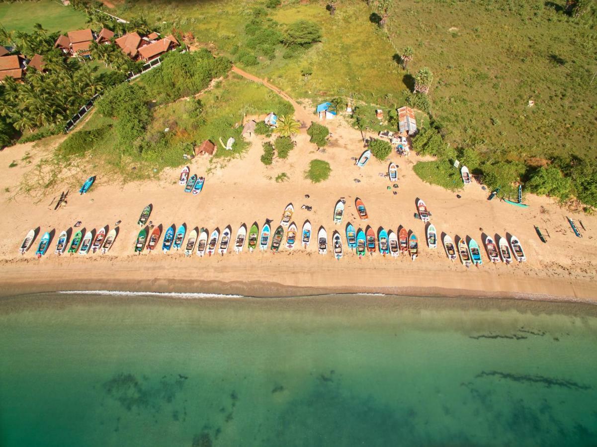 The Calm Resort & Spa Passikudah Екстериор снимка